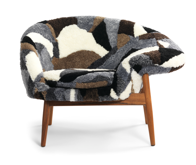 Fried Egg Lounge Chair - Warm Nordic - Chairs - Barnum 09/Smoked Oak - Left - Facing - HORNE