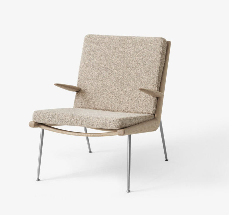 Boomerang Lounge Chair w/ Armrest - Oiled Oak w/ Stainless Steel - &Tradition Chairs - Karakorum 003 - HORNE