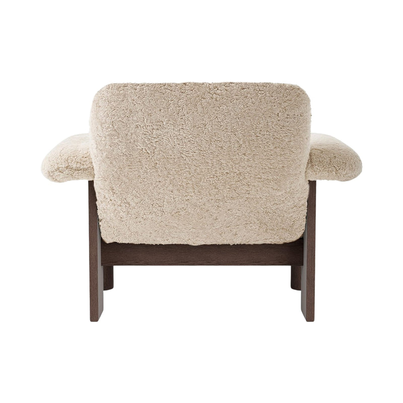 Brasilia Lounge Chair, Low Back - Sheepskin - Audo Copenhagen - Chairs - Natural Oak - Sahara - HORNE