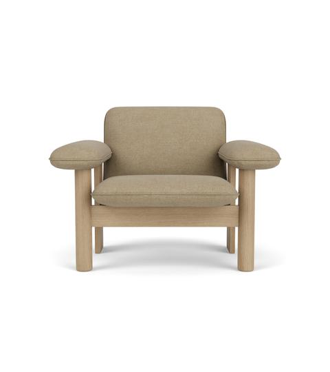 Brasilia Lounge Chair - Low Back - Textile - Audo Copenhagen Chairs - Natural Oak - Audo Bouclé 02 - HORNE
