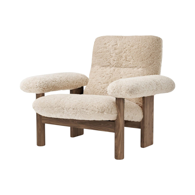 Brasilia Lounge Chair - Sheepskin - Audo Copenhagen - Chairs - Sahara - Natural Oak - HORNE