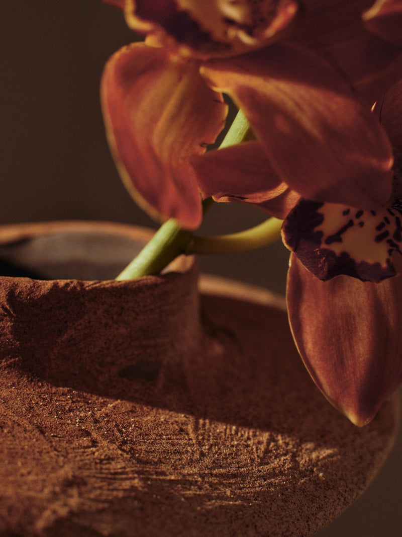 Evio Vase - H22 - Ferm Living Vases - Burnt Umber - HORNE