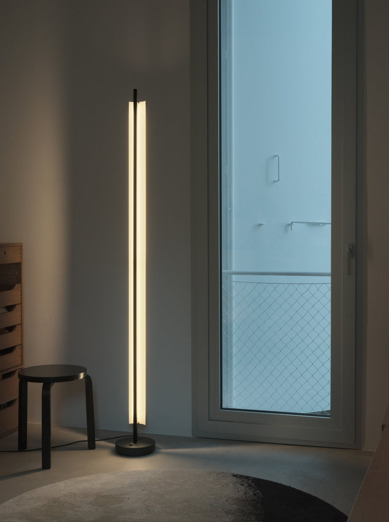 Lámina 165 Floor Lamp - Santa & Cole - Floor Lamps - HORNE