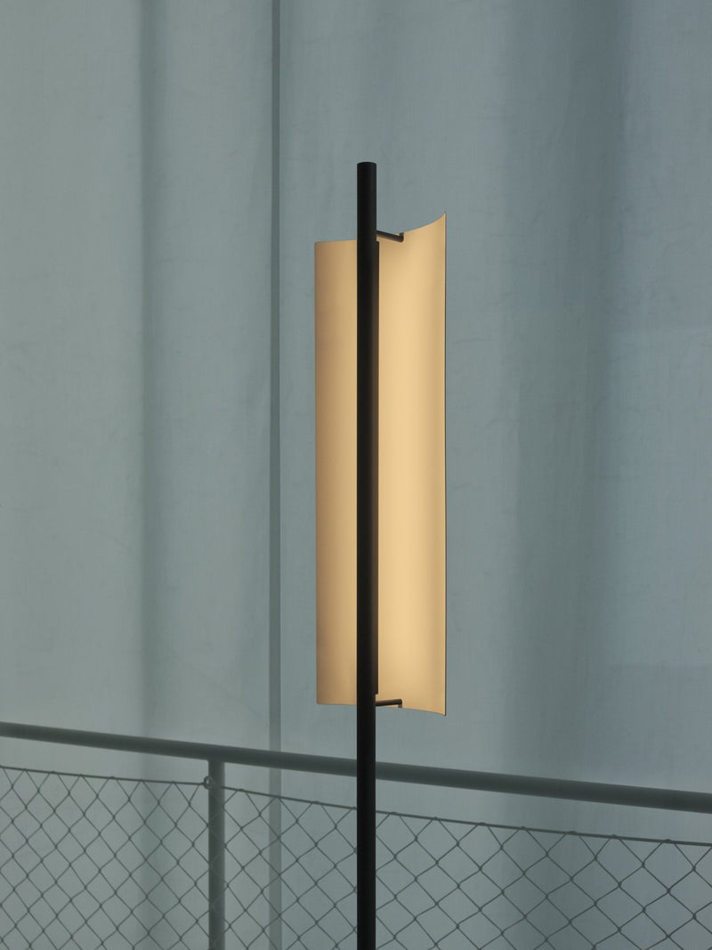 Lámina 45 Floor Lamp - Santa & Cole - Floor Lamps - HORNE