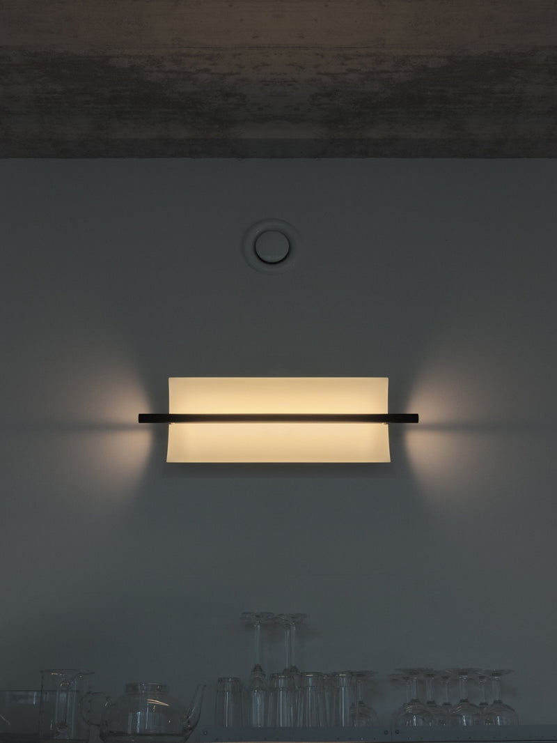 Lámina 45 Wall Lamp - Santa & Cole - Wall Sconces - HORNE