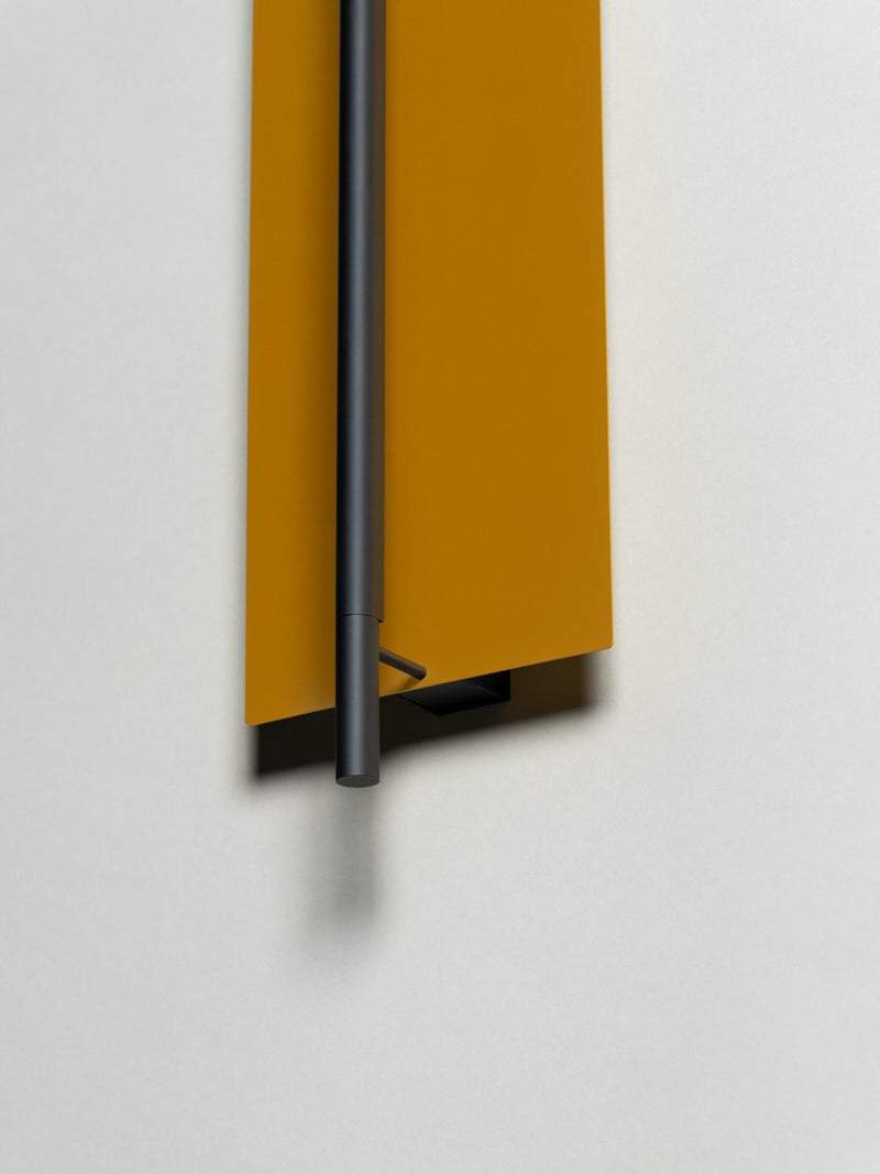 Lámina Dorada 45 Wall Lamp - Santa & Cole - Wall Sconces - HORNE