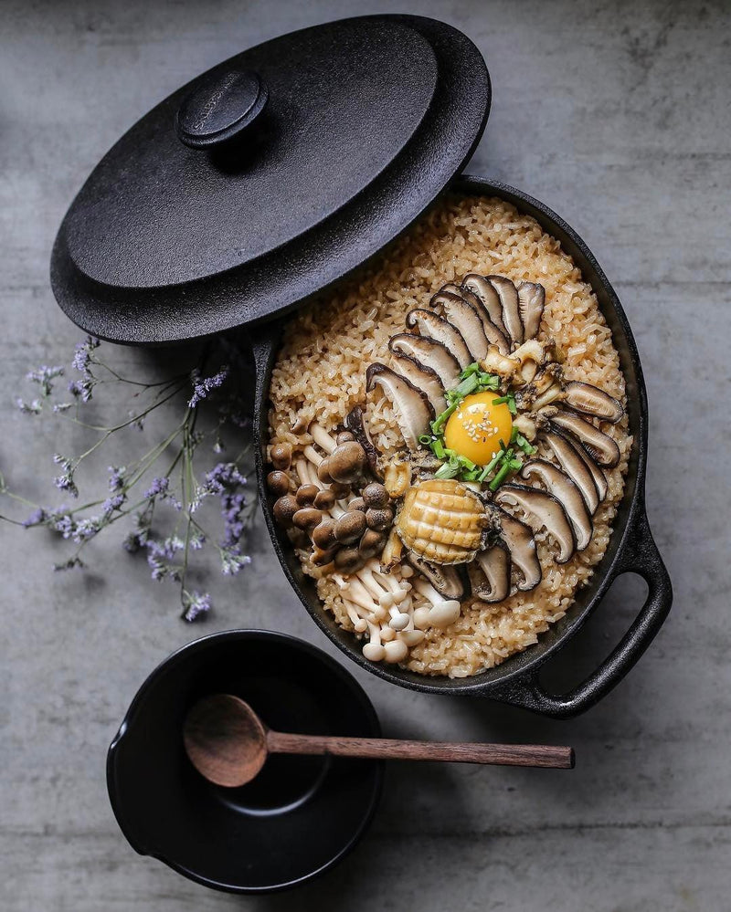 Oval Dutch Oven With Cast Iron Lid - 6.3 qt. - SKEPPSHULT - Cookware - HORNE