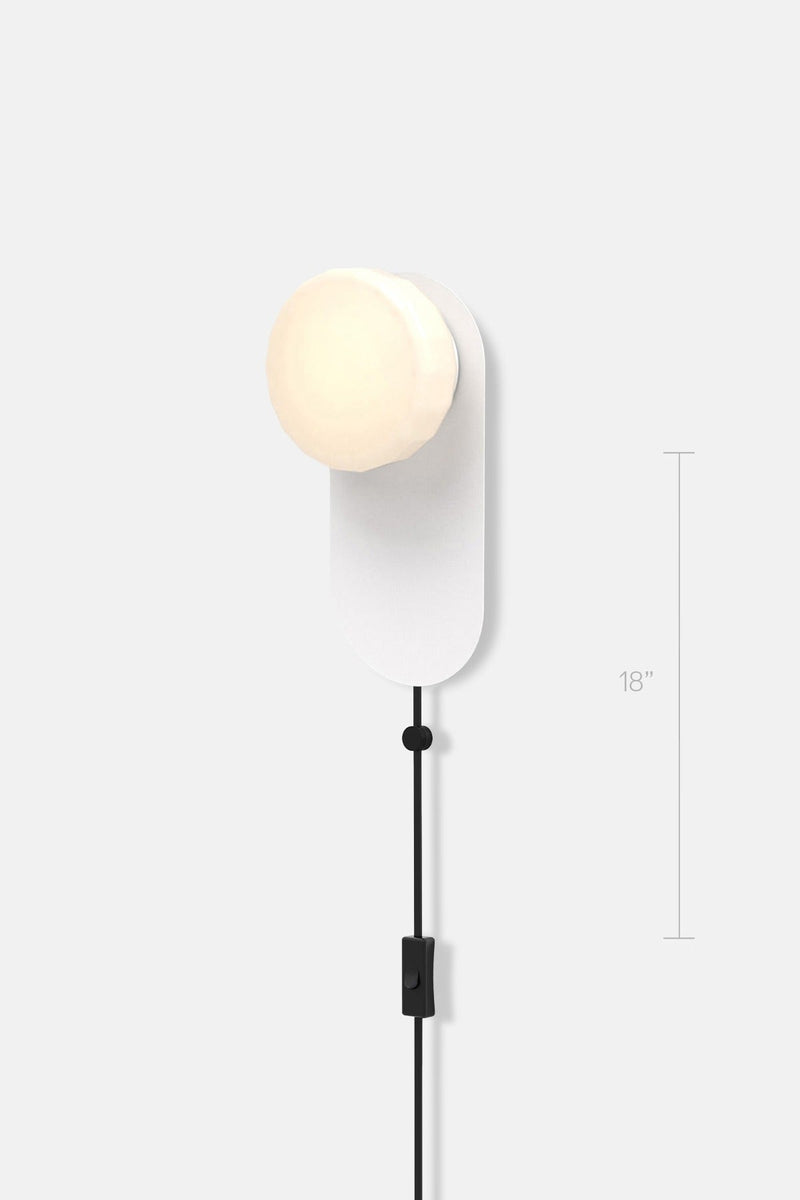 Pastille 1 Wayfind Corded - Faceted - RBW Lighting - Matte White - 2700K (warm white) - Corded Plug - in (Back) / 120V Input - HORNE