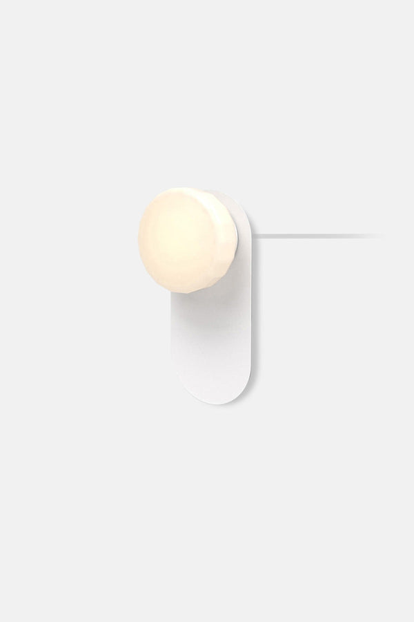 Pastille 1 Wayfind Corded - Faceted - RBW Lighting - Matte White - 2700K (warm white) - Corded Plug - in (Back) / 120V Input - HORNE