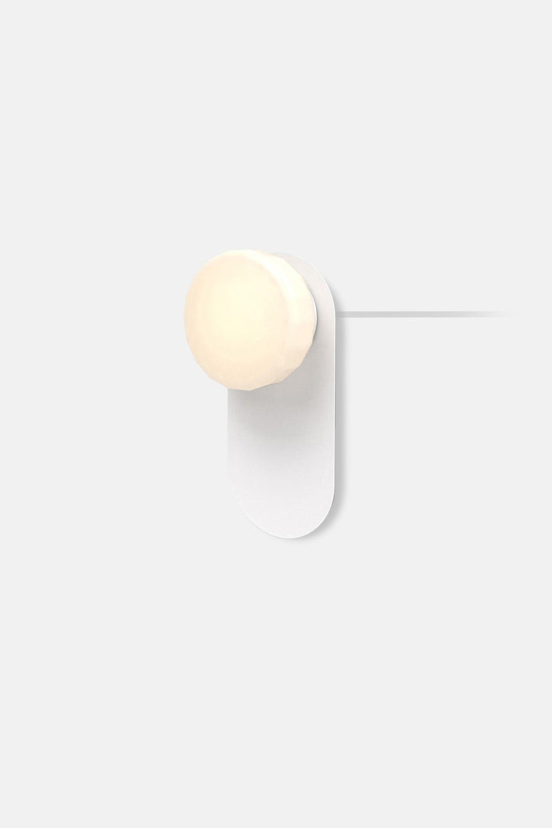 Pastille 1 Wayfind Corded - Faceted - RBW Lighting - Matte White - 2700K (warm white) - Corded Plug - in (Back) / 120V Input - HORNE