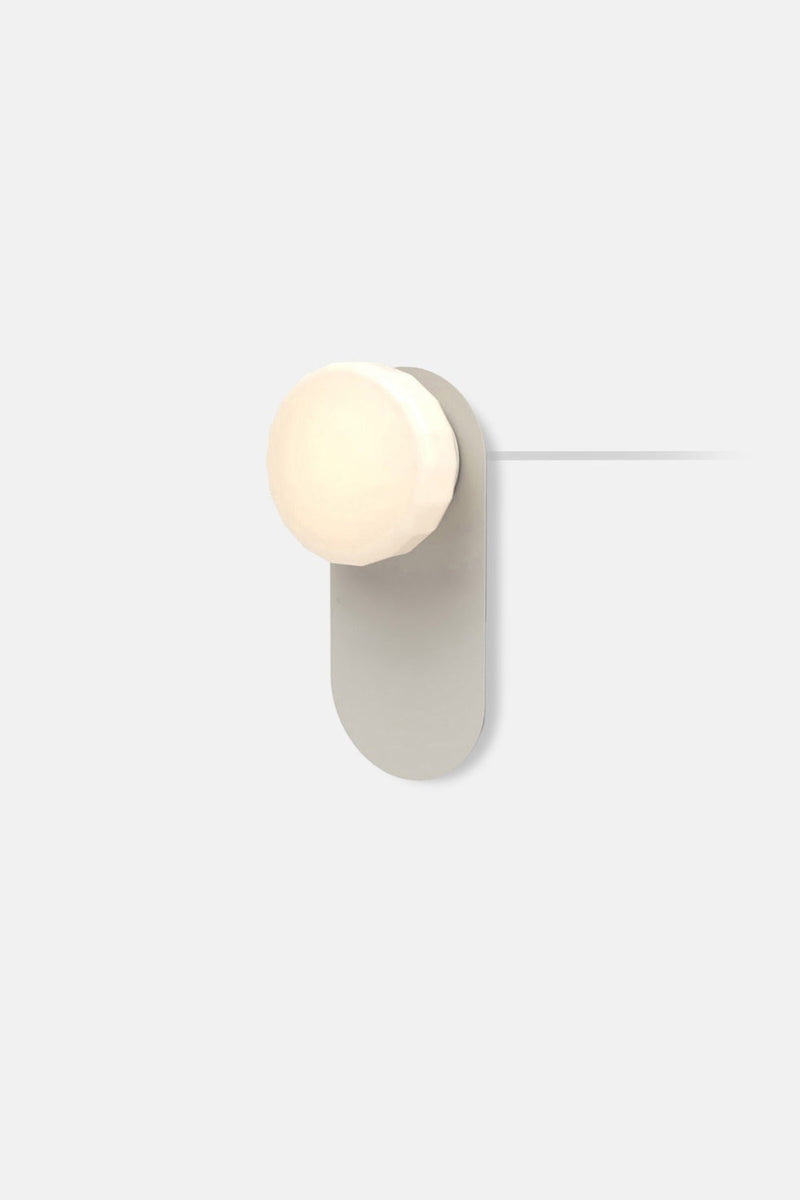 Pastille 1 Wayfind Corded - Faceted - RBW Lighting - Matte White - 2700K (warm white) - Corded Plug - in (Back) / 120V Input - HORNE