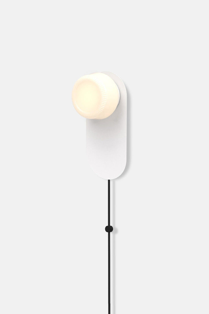 Pastille 1 Wayfind Corded - Ribbed - RBW Lighting - Matte White - 2700K (warm white) - Corded Plug - in (Back) / 120V Input - HORNE