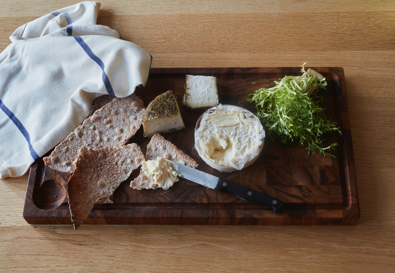 Dania Cutting Board 15.7