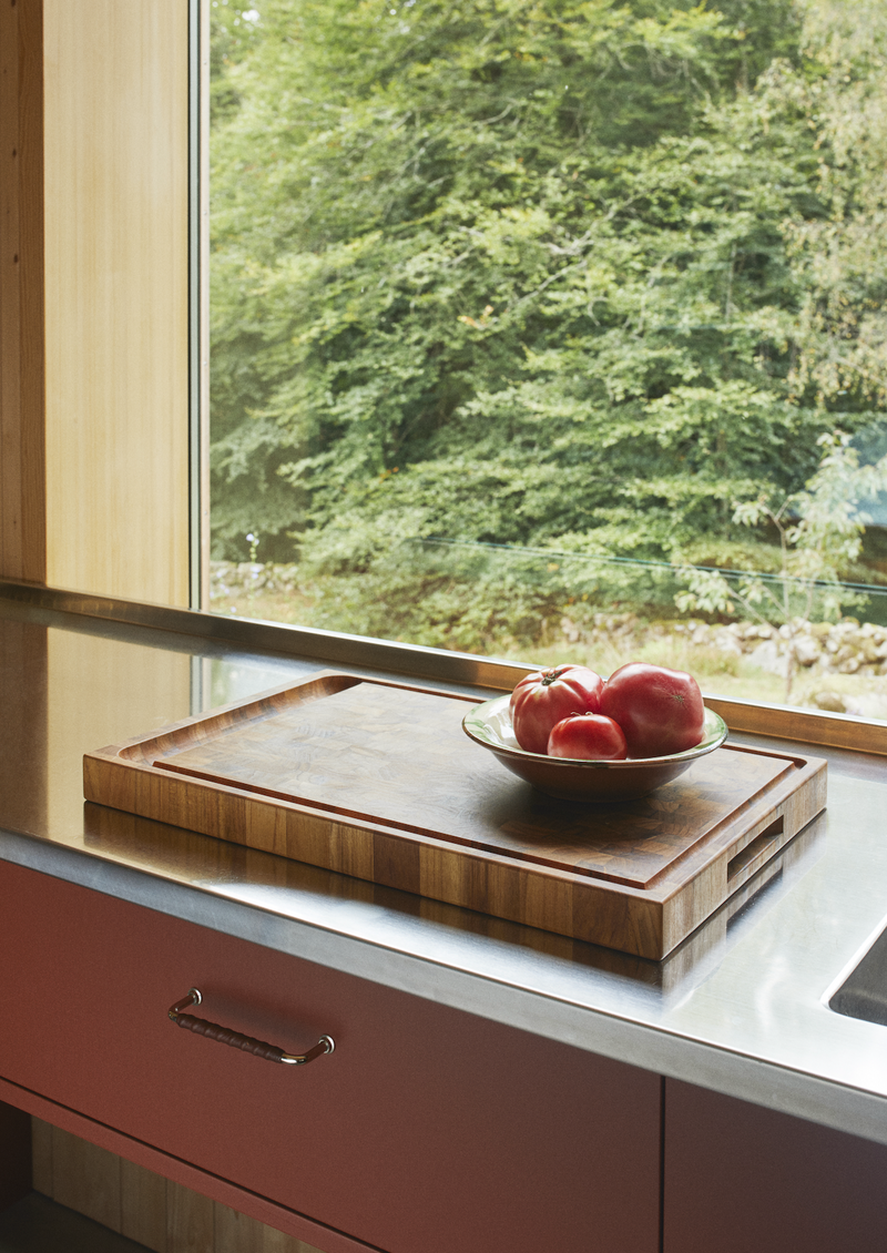 Dania Cutting Board 22