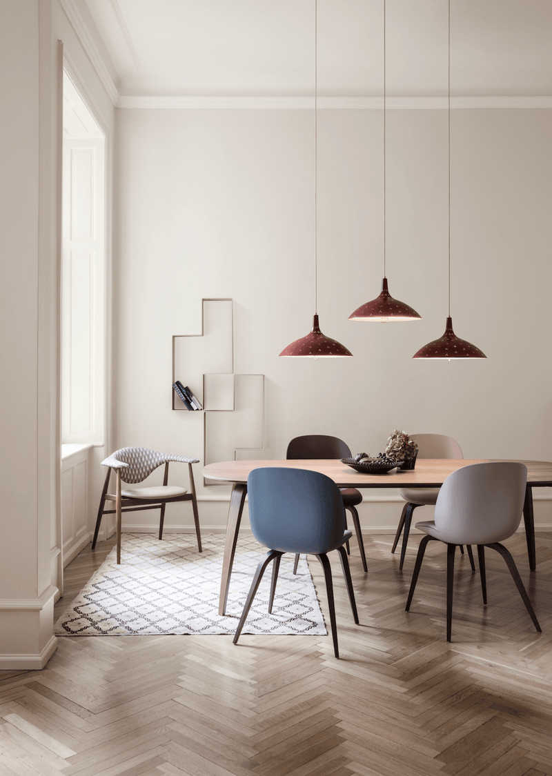 Beetle Dining Chair - Oak Base - Gubi - Chairs - Alabaster White - HORNE