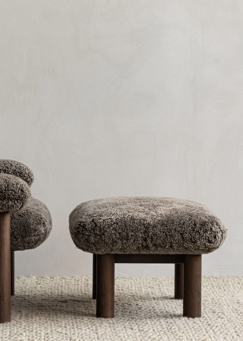 Brasilia Ottoman - Sheepskin - Audo Copenhagen Chairs - Sahara - Walnut - HORNE