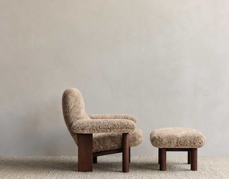 Brasilia Ottoman - Sheepskin - Audo Copenhagen Chairs - Sahara - Walnut - HORNE