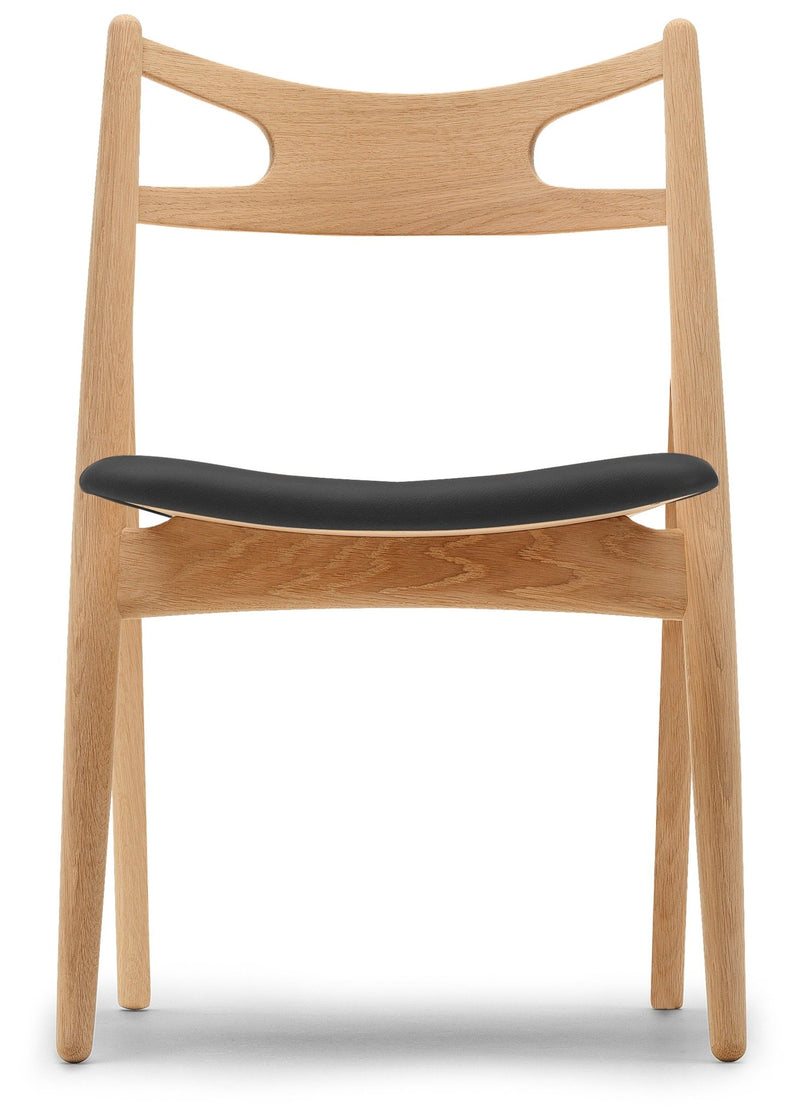 CH29P Sawbuck Chair - Carl Hansen & Son - Chairs - Soaped Oak/Thor 301 Leather - HORNE