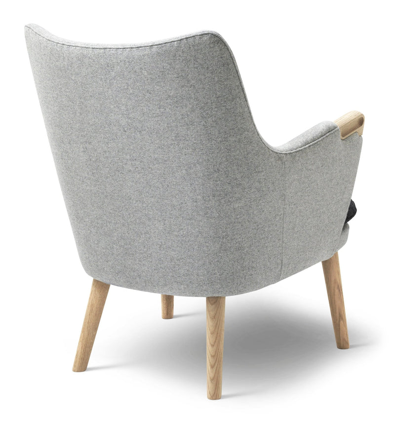 CH71 Lounge Chair - Carl Hansen & Son - Chairs - White Oiled Oak/Hallingdal 130 Cushion - HORNE