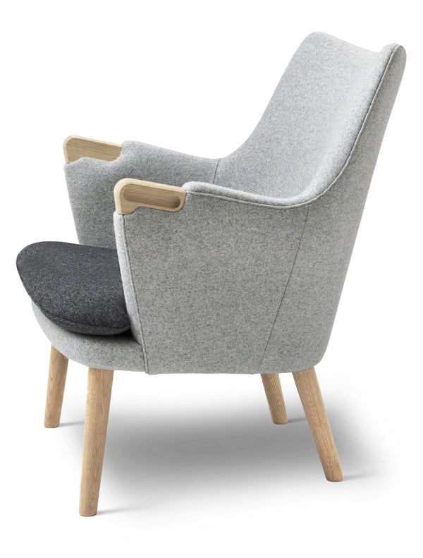 CH71 Lounge Chair - Carl Hansen & Son - Chairs - Soaped Oak/Divina Melange 180 Cushion - HORNE