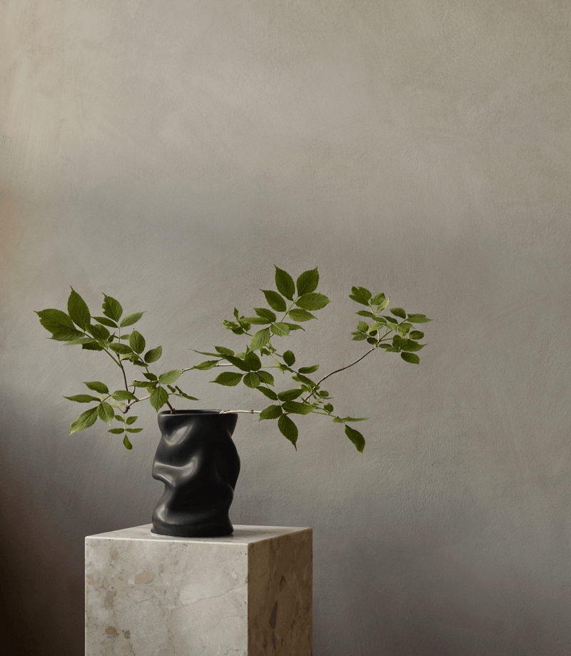 Collapse Vase - Audo Copenhagen - Vases - Small - Black - HORNE