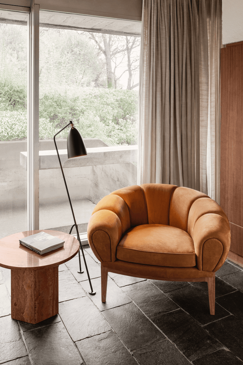 Croissant Lounge Chair - Gubi - Chairs - Solid Oiled Oak - Hallingdal 65 - 0173 - HORNE