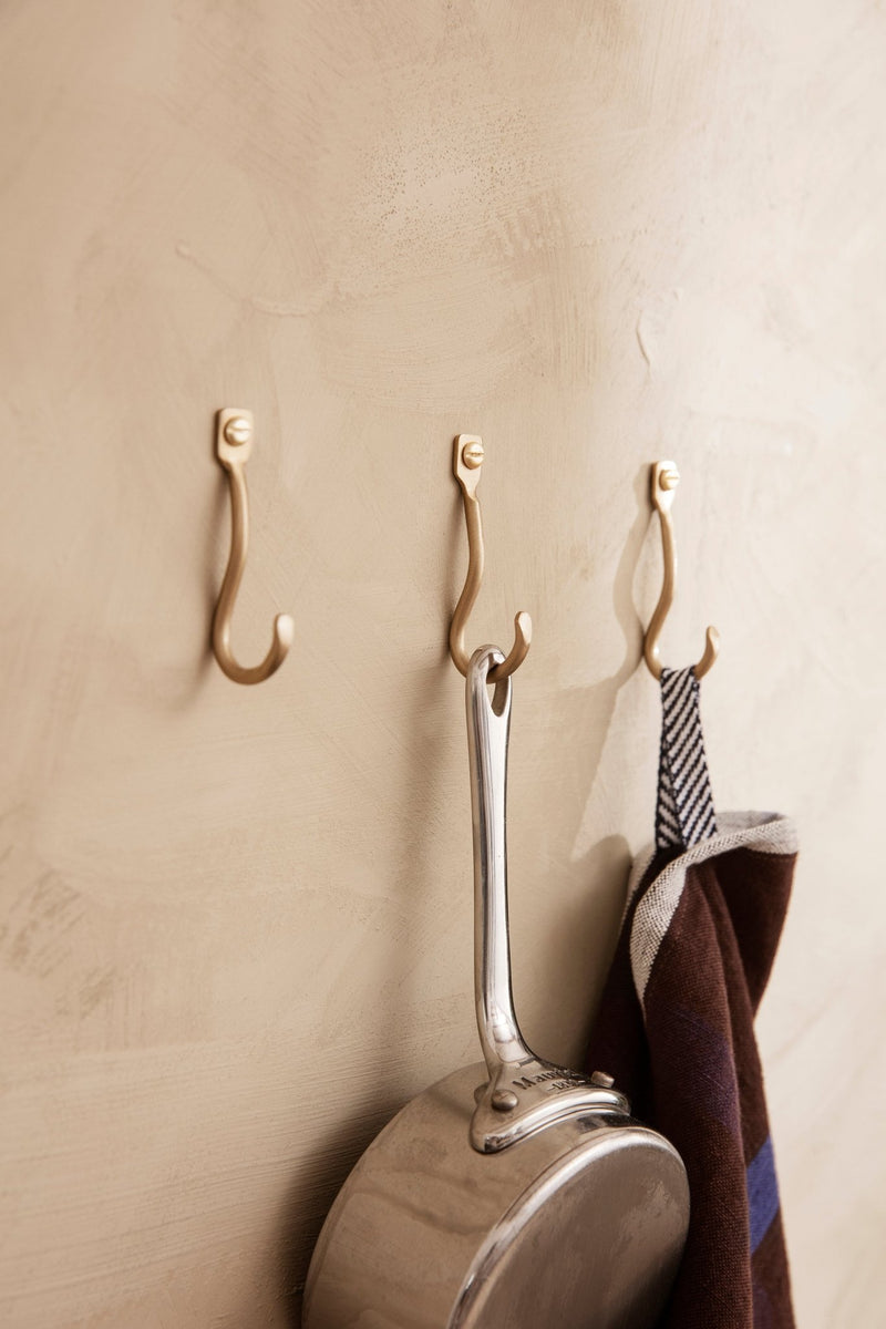 Curvature Hooks - Set of 3 - Ferm Living - Hangers & Hooks - Brass - HORNE