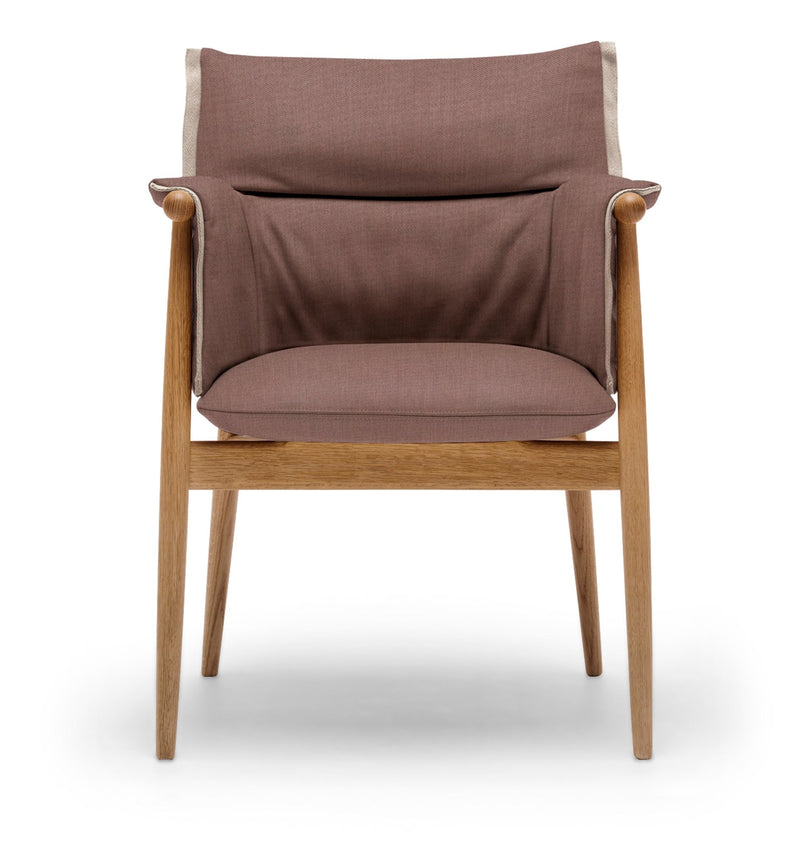 E005 Embrace Armchair - Carl Hansen & Son - Chairs - Oiled Oak/Sif 95 Leather - HORNE