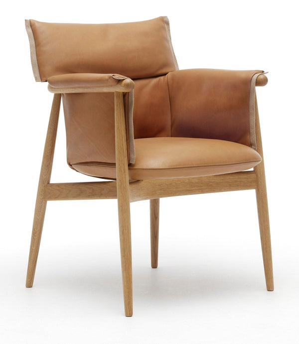 E005 Embrace Armchair - Carl Hansen & Son - Chairs - Oiled Oak/Sif 95 Leather - HORNE