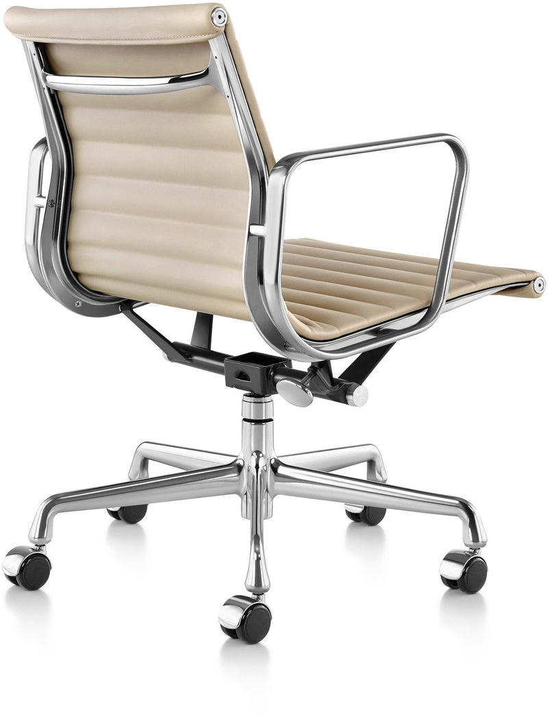 Eames® Aluminum Group Management Chair - Herman Miller® - Chairs - Glides with Manual Seat - Height Adjustment - Polished Aluminum - Prone Obsidian - HORNE