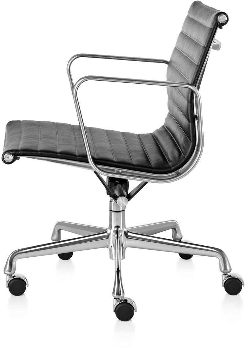 Eames® Aluminum Group Management Chair - Herman Miller® - Chairs - Glides with Manual Seat - Height Adjustment - Polished Aluminum - Prone Obsidian - HORNE