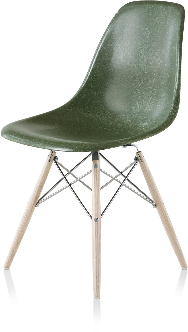 Eames® Molded Fiberglass Side Chair – Dowel Base - Herman Miller® - Chairs - White - Natural Maple - Parchment - HORNE