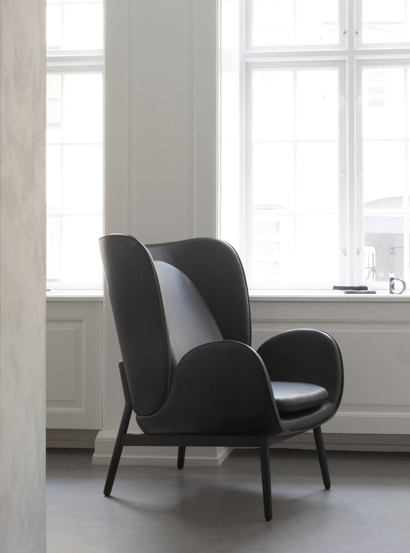 Embrace Chair - Fogia - Chairs - Barnum - Pine - Wood - HORNE