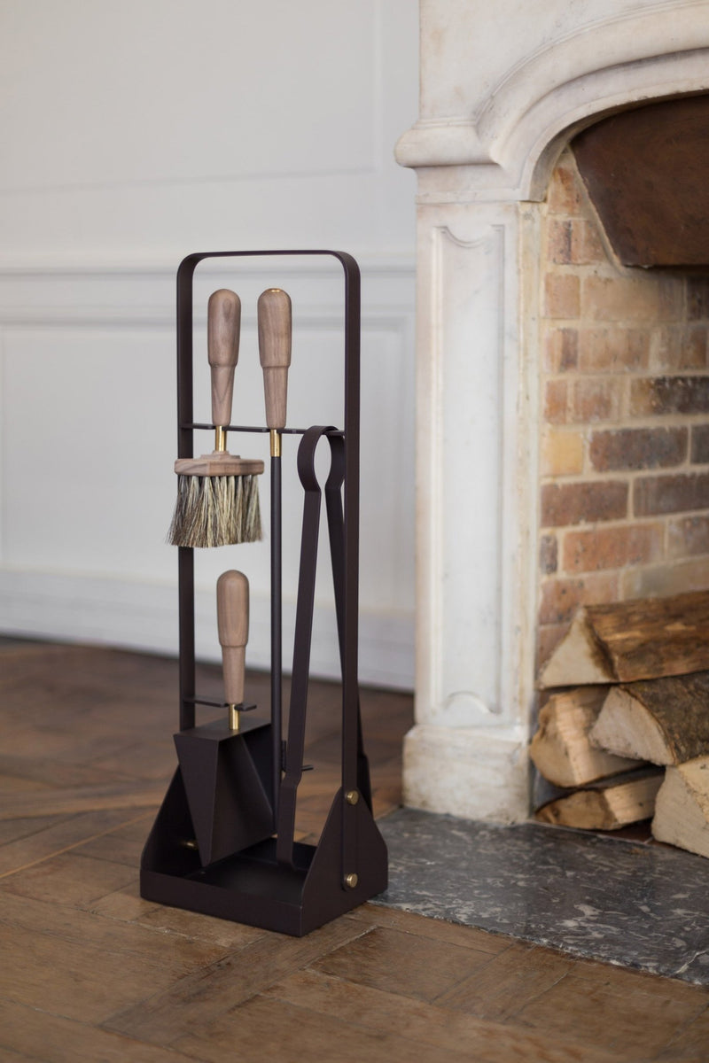 Emma Companion Fireplace Set - Eldvarm - Fireplace - Lumière - HORNE