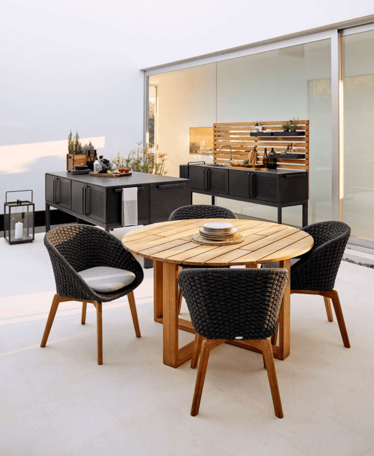 Endless Dining Table - Round - Cane Line - Outdoor Furniture - Medium - HORNE