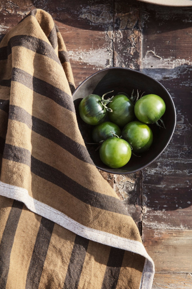 Flow Bowl - Medium - Ferm Living - Serveware - Black - HORNE