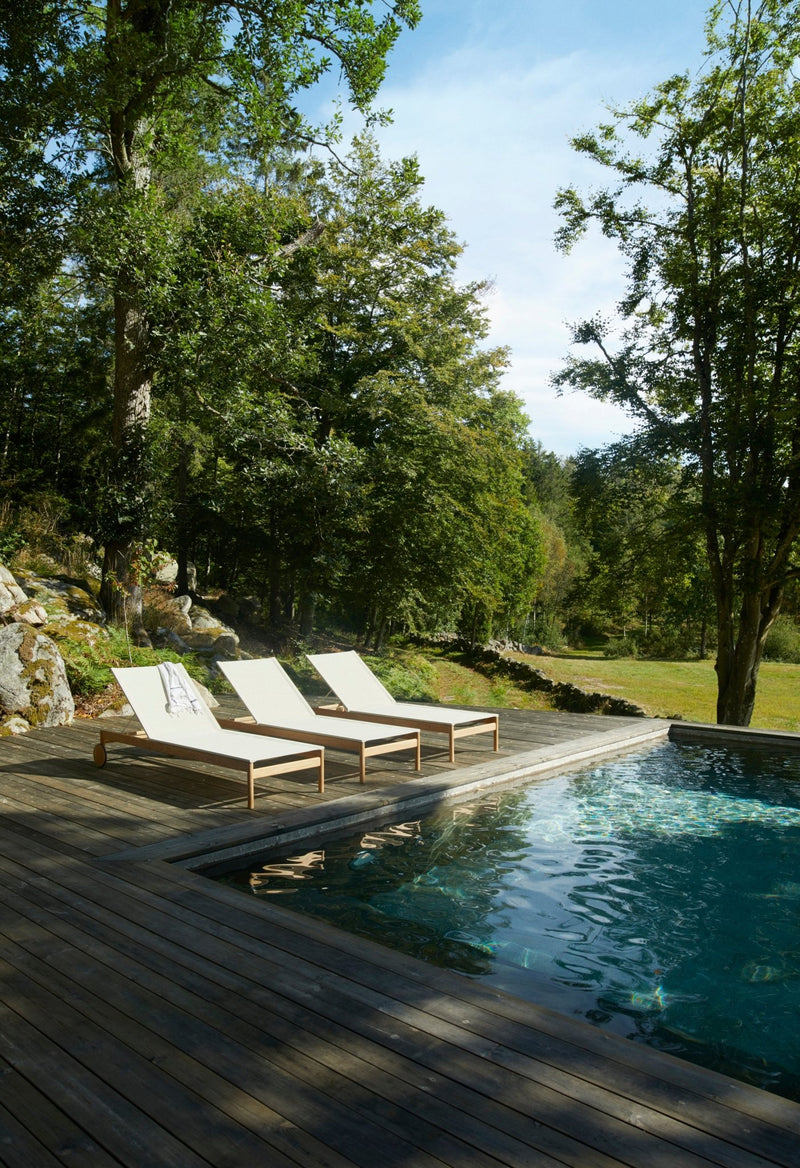 Pelagus Sunbed - Skagerak by Fritz Hansen - Outdoor Furniture - Add Right Armrest - Add Cushion - HORNE