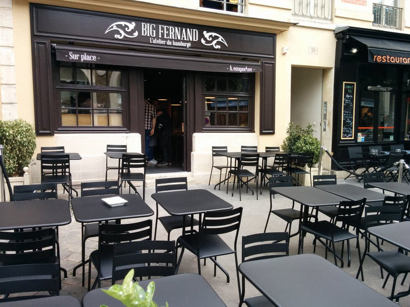 Petale Folding Table 28