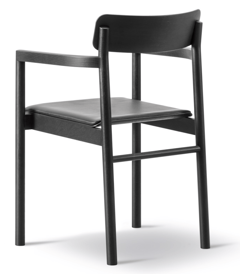 Post Chair - Upholstered Black Lacquered Oak - Fredericia - Chairs - HORNE