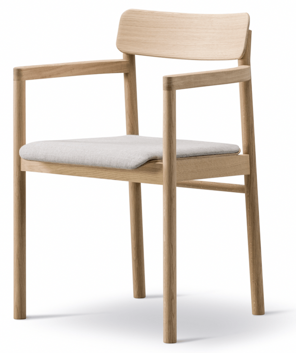 Post Chair - Upholstered Lacquered Oak - Fredericia - Chairs - HORNE
