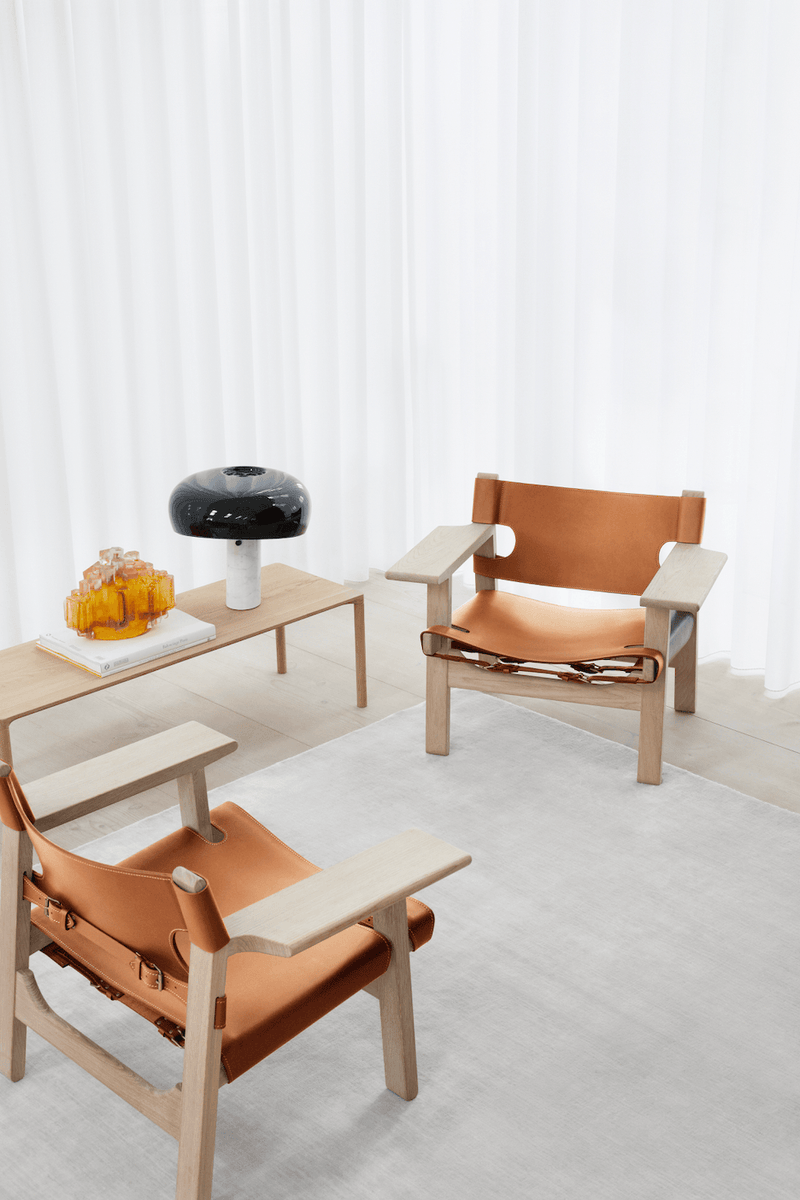 Spanish Chair - Fredericia - Chairs - Natural Saddle Leather/Soaped Oak - HORNE